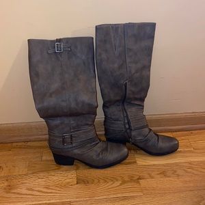 Carlos Santana boots size 9